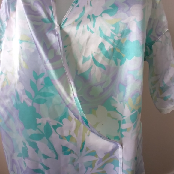 Pretty Vintage Satin Robe With Lace Detail on Sleeves, by Secret Treasures XL - Picture 8 of 11